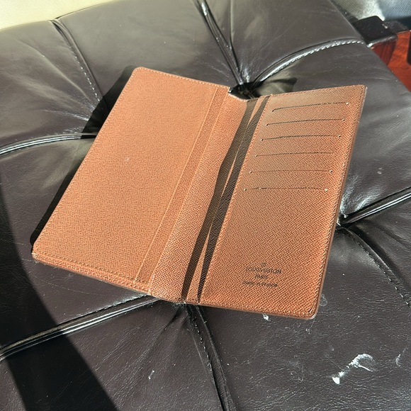 LOUIS VUITTON Brazza Wallet - Picture 3 of 3